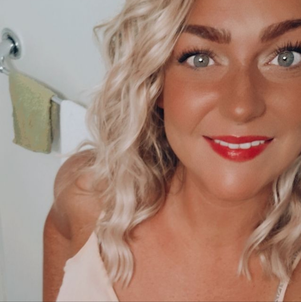 Meet your Posher, Kendra